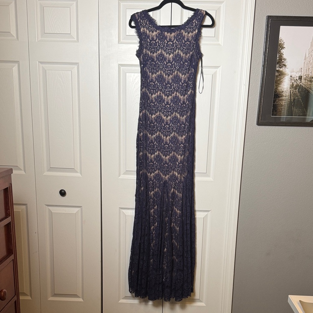 Chic Navy Lace Maxi Dress